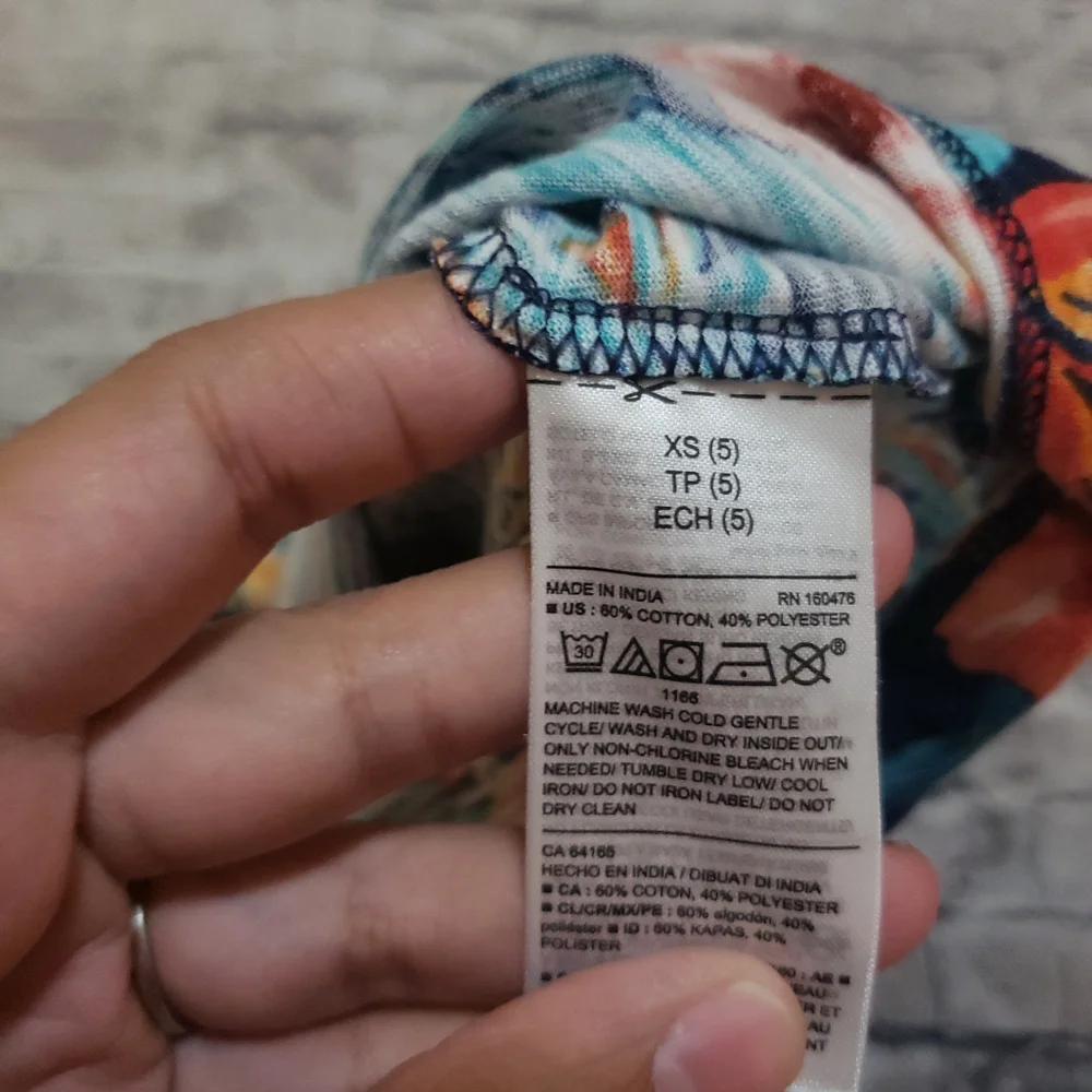 Old navy boys floral print shirt size xs